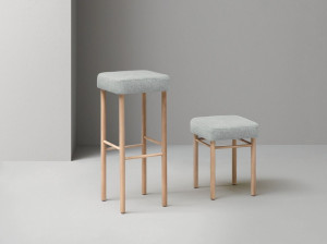 Офисный стул с подставкой для ног