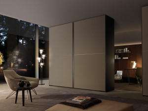 Шкаф из травленого стекла с раздвижными дверями