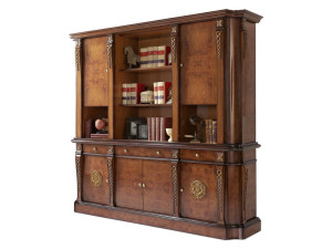 Деревянный книжный шкаф