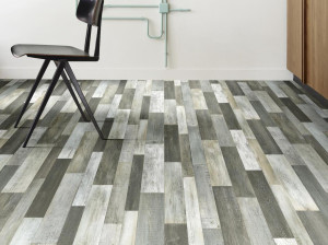 Нескользящий виниловый пол с эффектом дерева