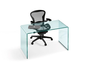 Прямоугольный стеклянный стол