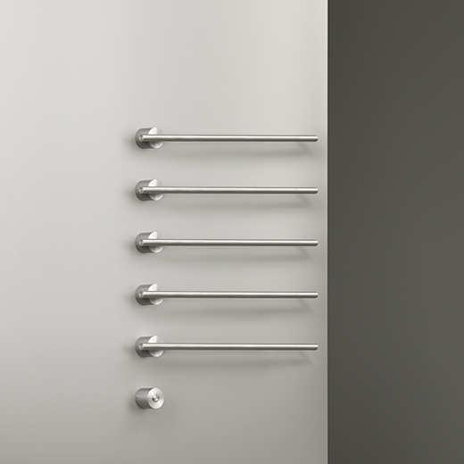 Электрический полотенцесушитель Л. 580 мм, кнопка питания включена  EQB15 CEADESIGN  - Вид №1