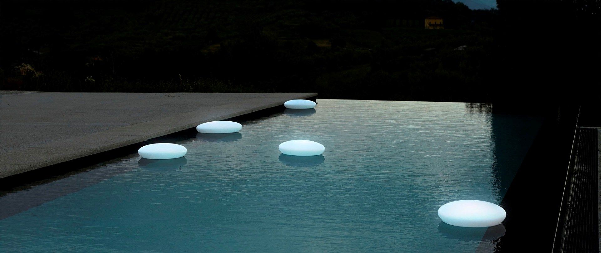 Настольная или плавающая лампа из полиэтилена Martinelli Luce Gloulglou Pol ARCH-00101308 - Вид №1