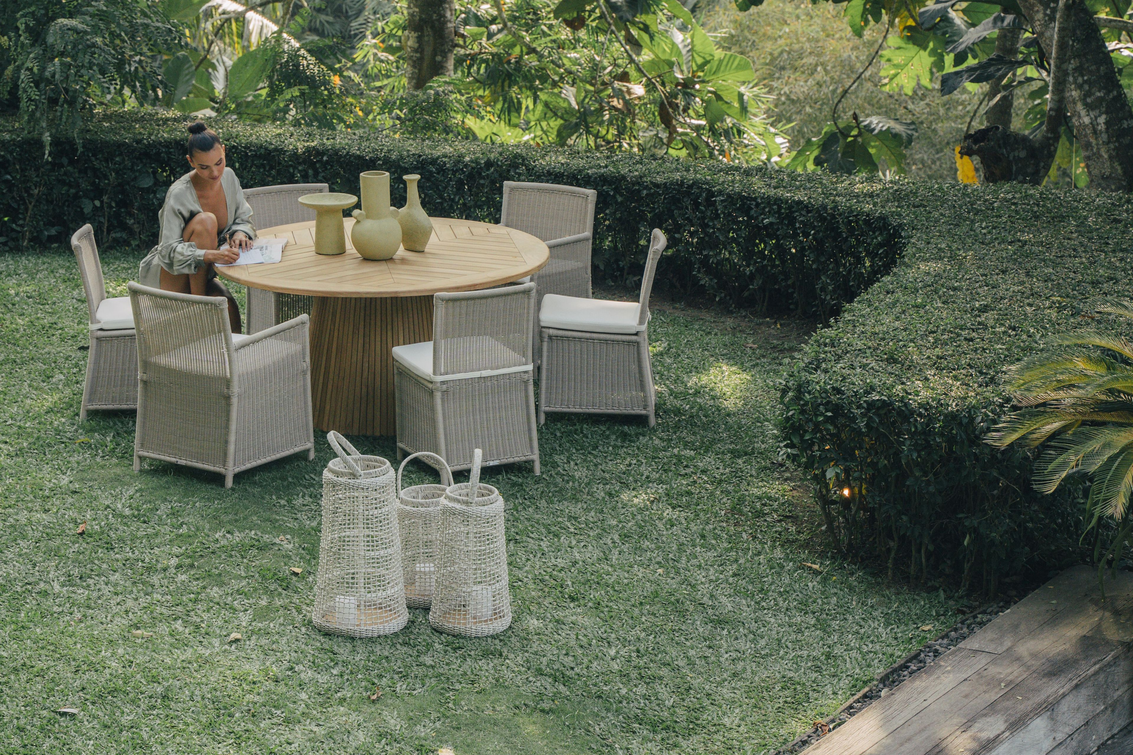 Тканевый садовый стул с подлокотниками cbdesign Iris ARCH-00091378