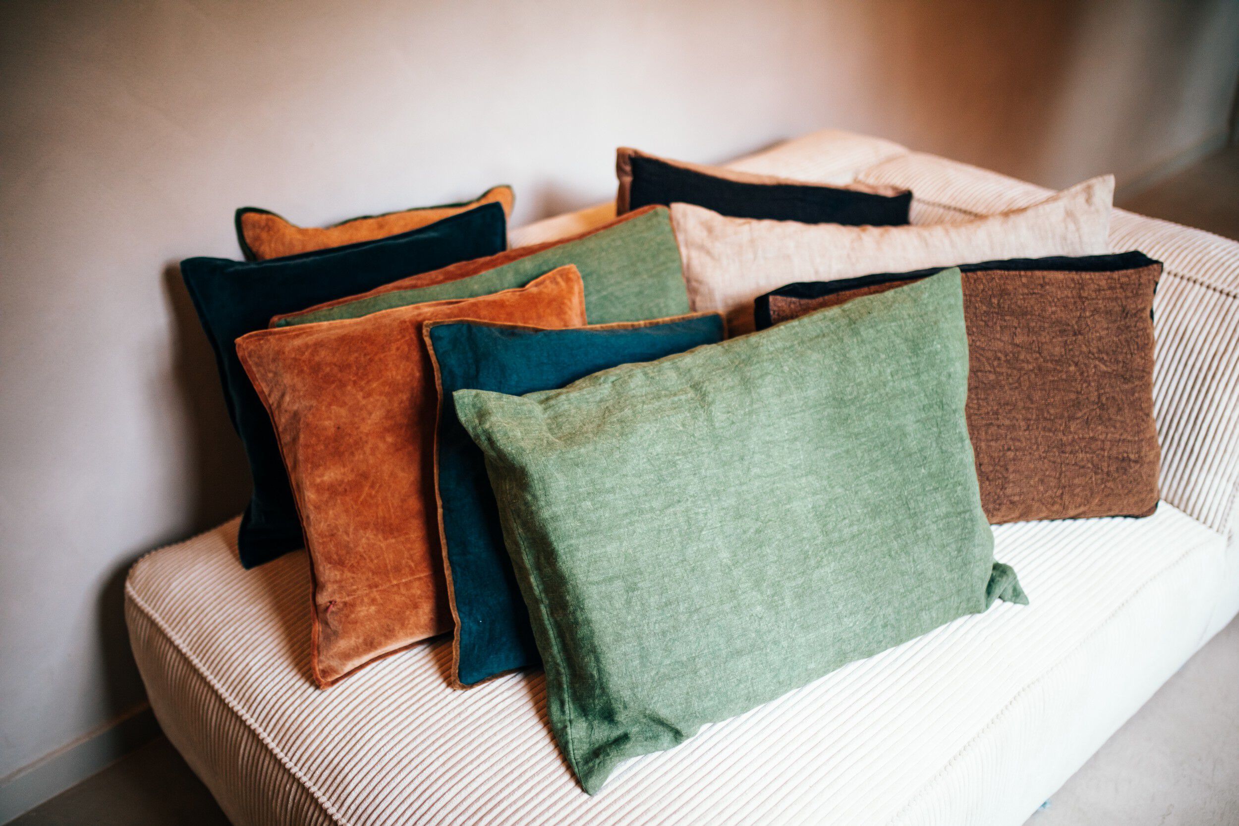 Льняная прямоугольная однотонная подушка POMAX BORDERS ARCH-00106515 - Вид №27