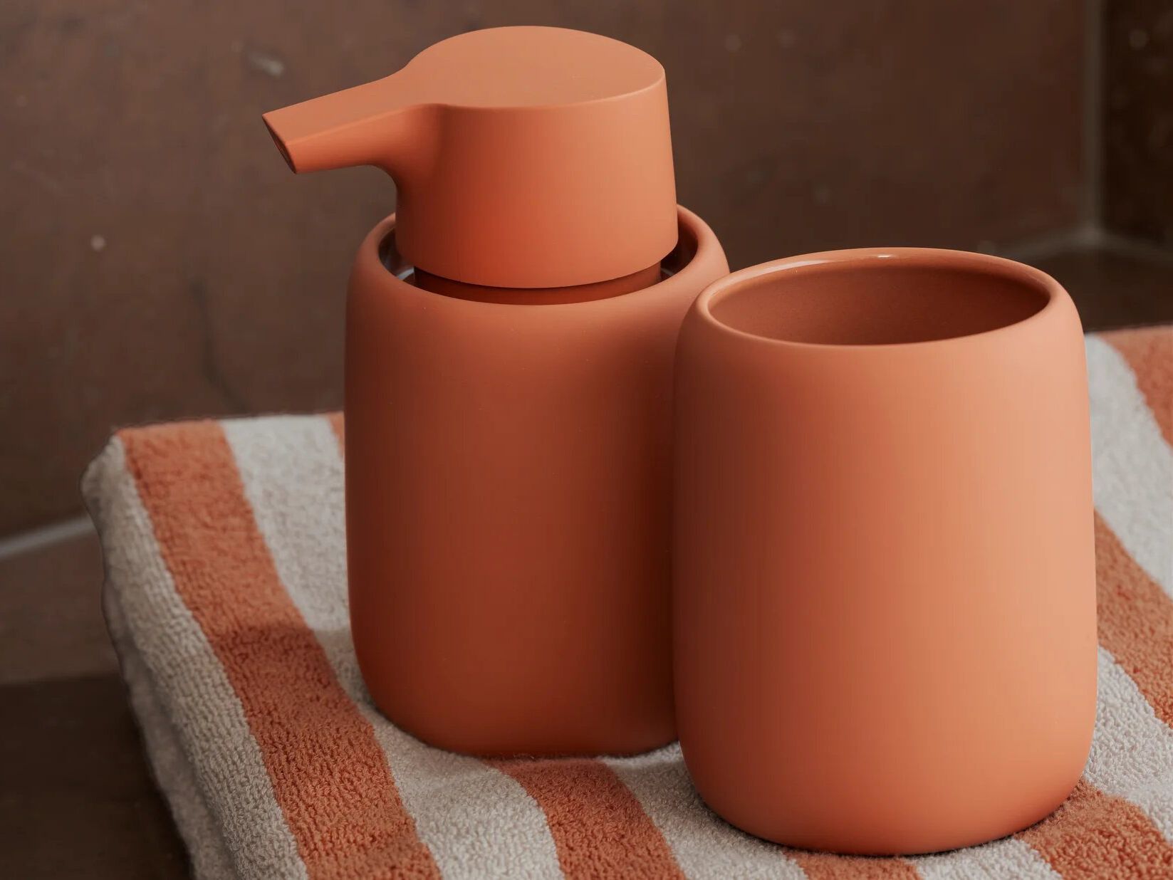 Керамический дозатор мыла blomus Sono ARCH-00127906 - Вид №3