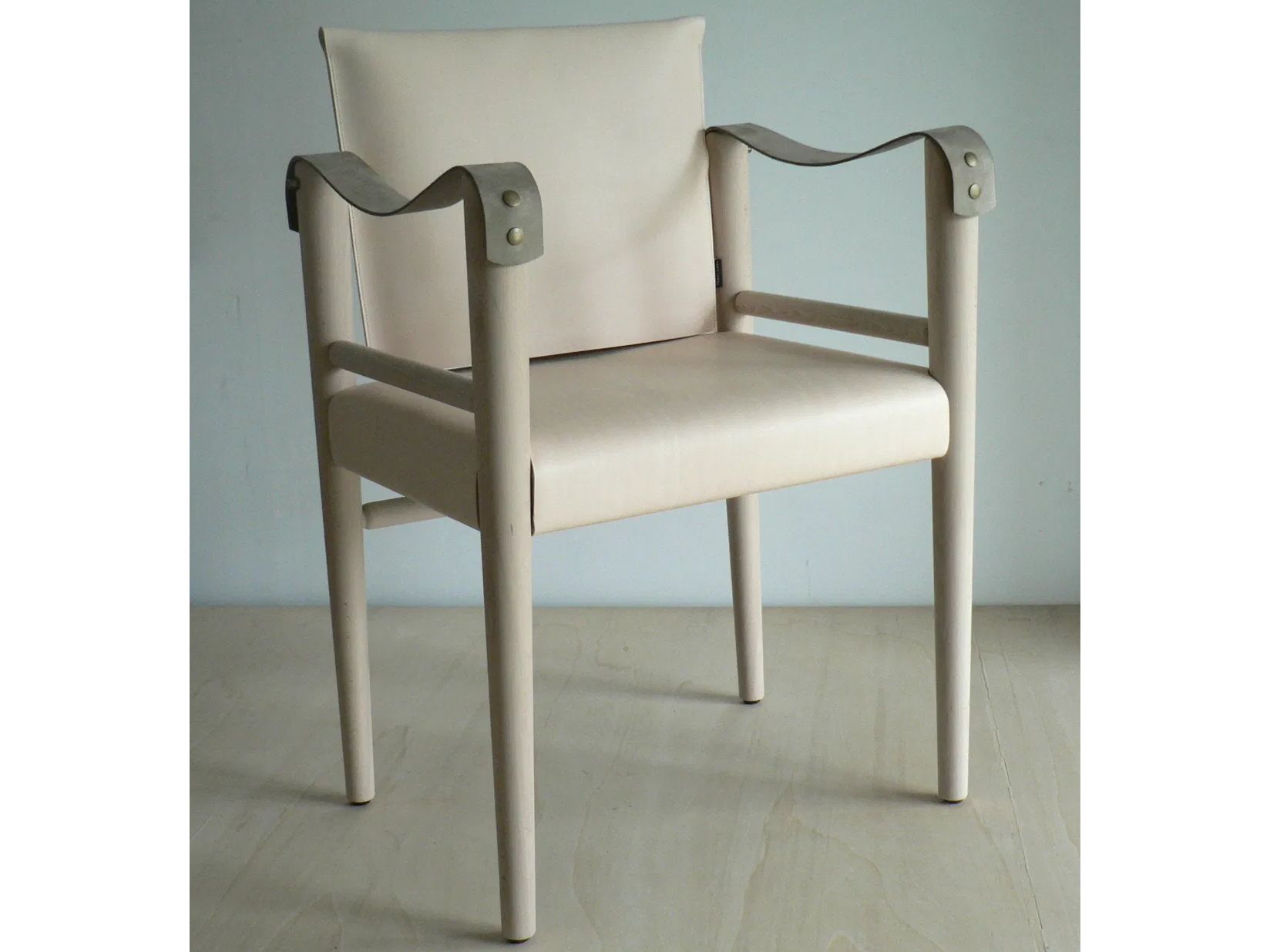 Кожаный мягкий стул с подлокотниками Temps Libre D3 ARCH-00058885 - Вид №1