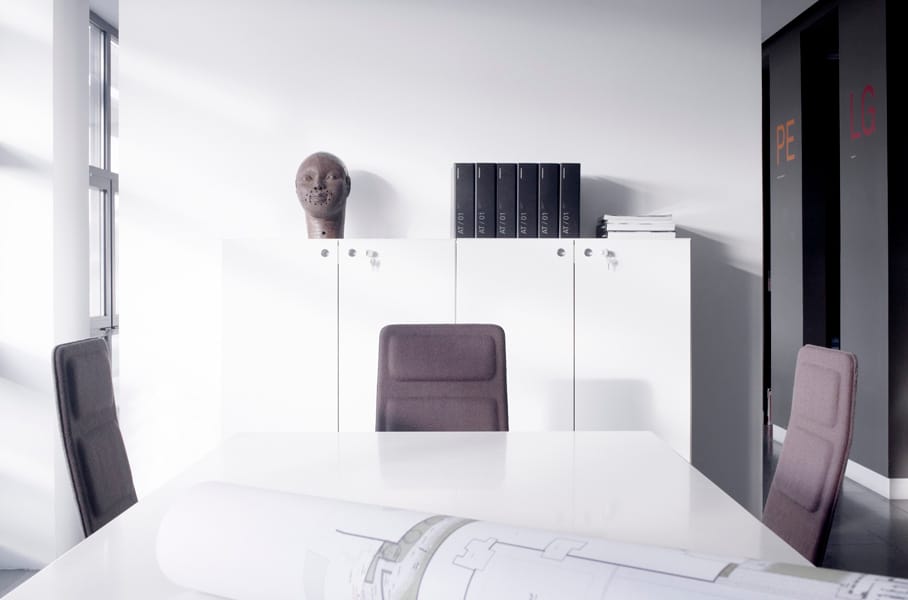 Операционный офисный стул с подлокотниками 5 спиц ALKI Laia ARCH-00017481