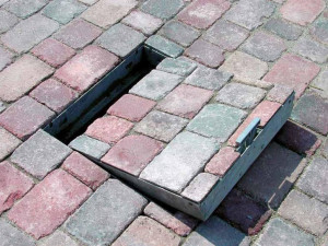 Крышка люка и решетка для гидросанитарной установки