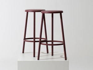 Металлический офисный стул с подставкой для ног