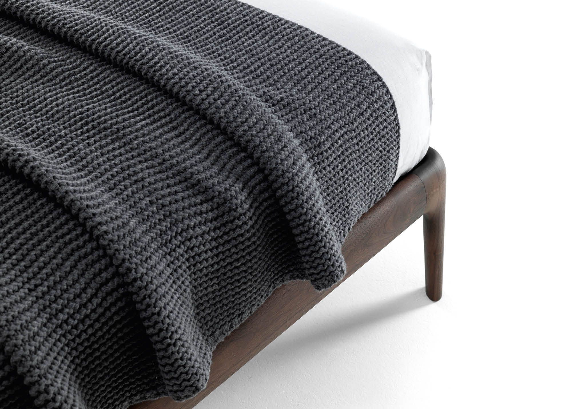 Кровать из массива дерева с мягким изголовьем BertO BOWERY ARCH-00011230 - Вид №2