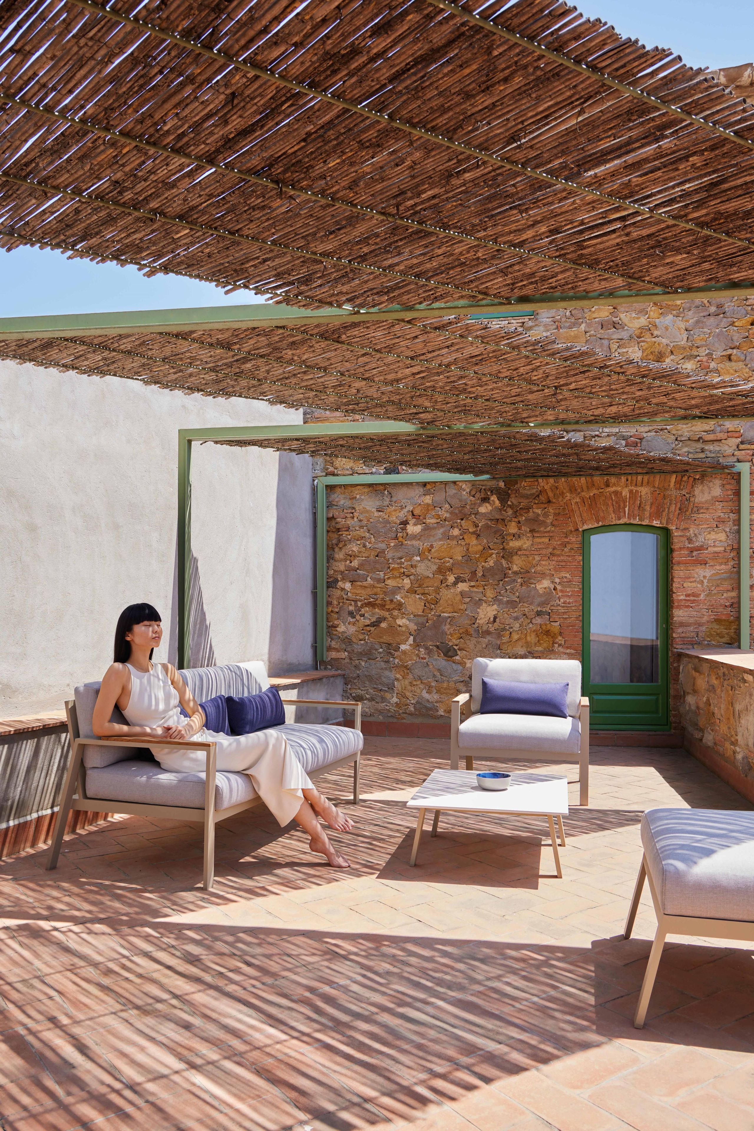 Тканевое кресло с подлокотниками GANDIABLASCO Вне времени ARCH-00138107 - Вид №15