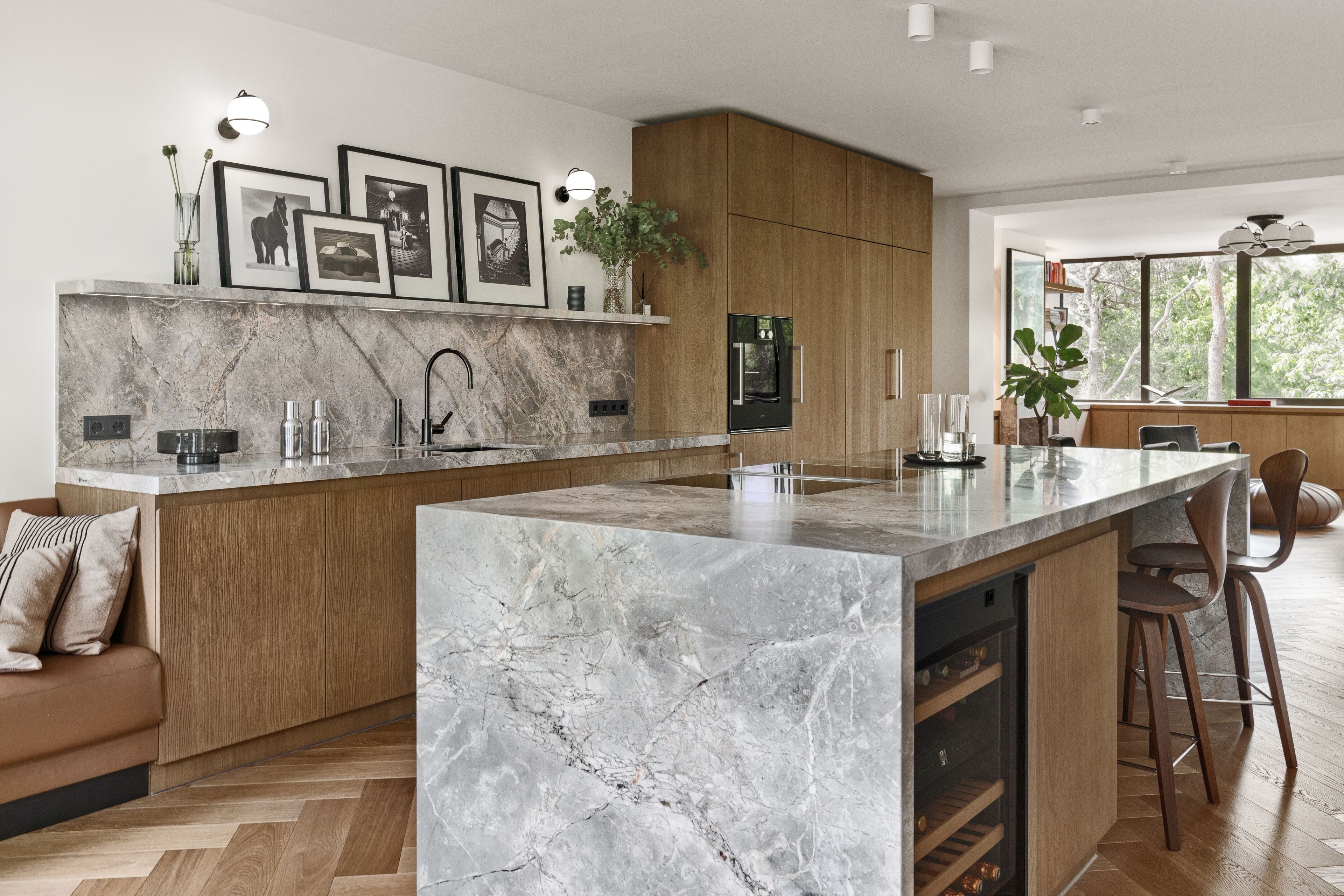 Деревянная и каменная кухня с островом Zajc Z4 ARCH-00009995 - Вид №2