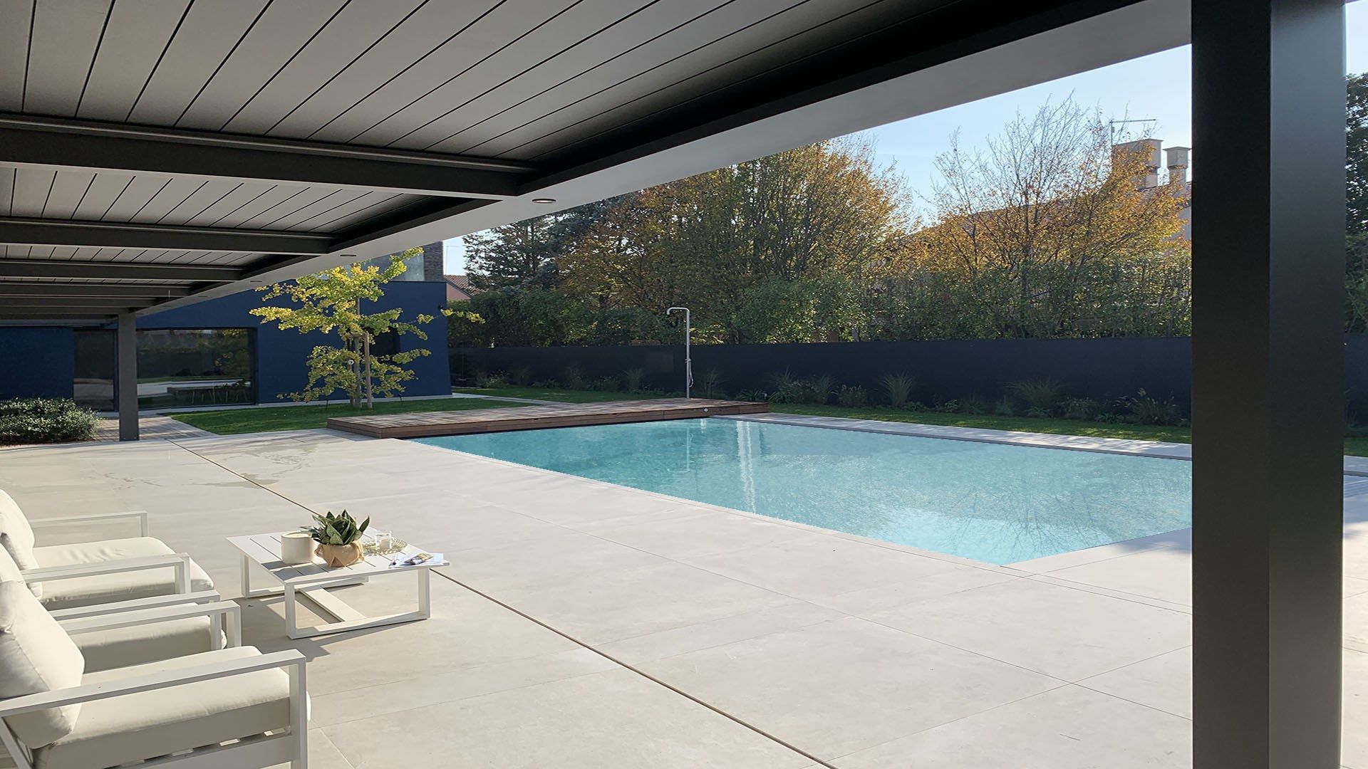 Пергола из алюминия с поворотными пластинами STUDIO 66 BLADE 180 ARCH-00037743 - Вид №1