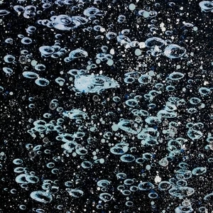 Арт-панель на холсте Alex Turco Underwater Dark Bubbles