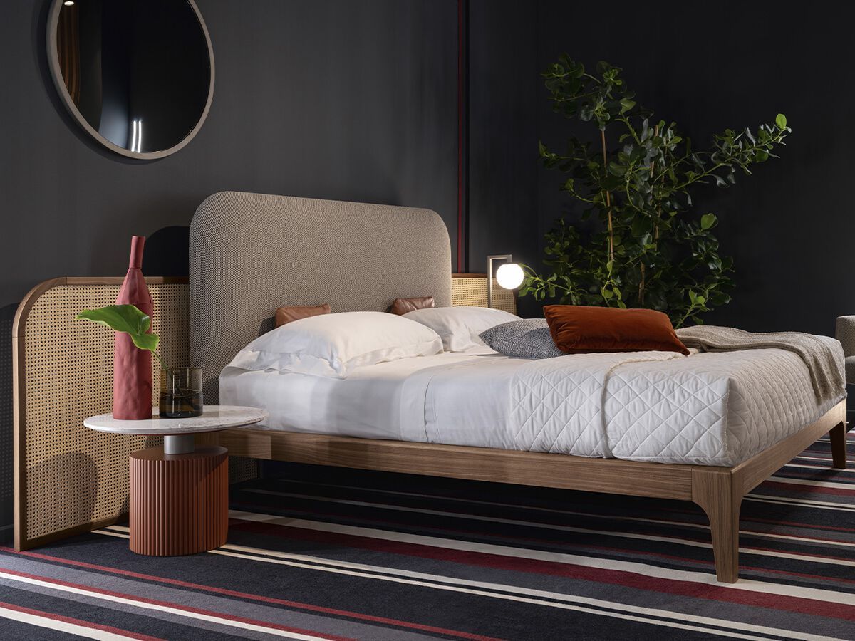 Деревянная двуспальная кровать с мягким изголовьем SCAPPINI & C MOON ARCH-00013351