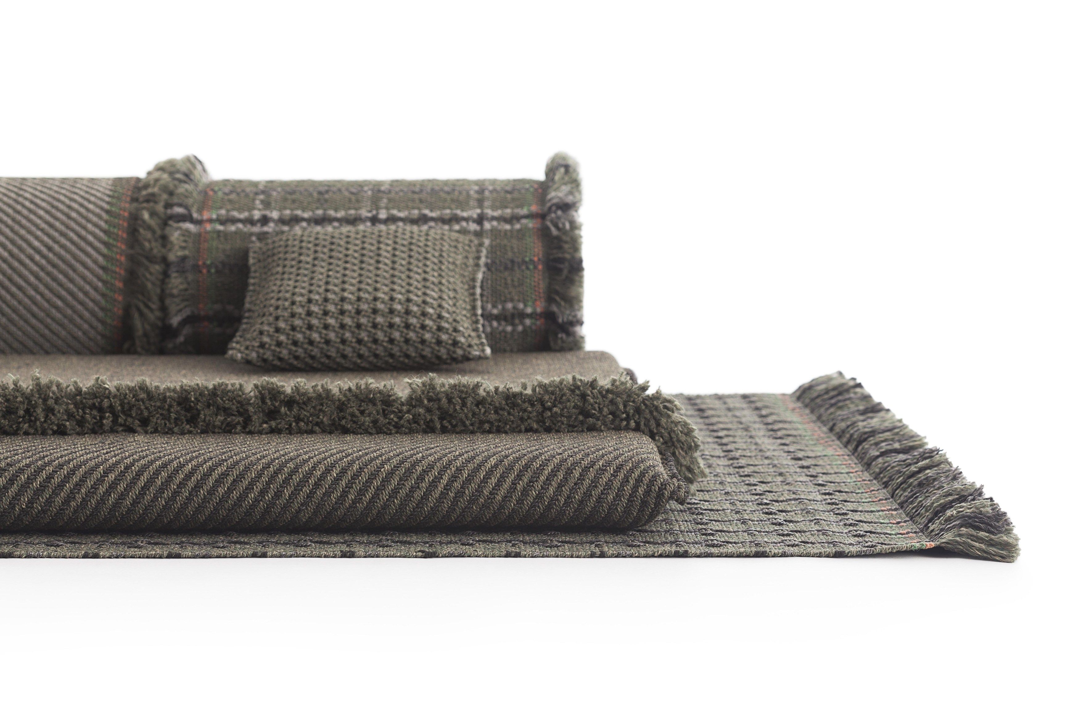 Наружная цилиндрическая полипропиленовая клетчатая подушка GAN Garden Layers ARCH-00079774 - Вид №3