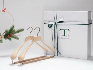 Toscanini Дубовая вешалка Luxury hangers gift boxes