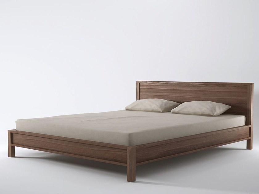 KARPENTER Двуспальная кровать из дерева Solid 