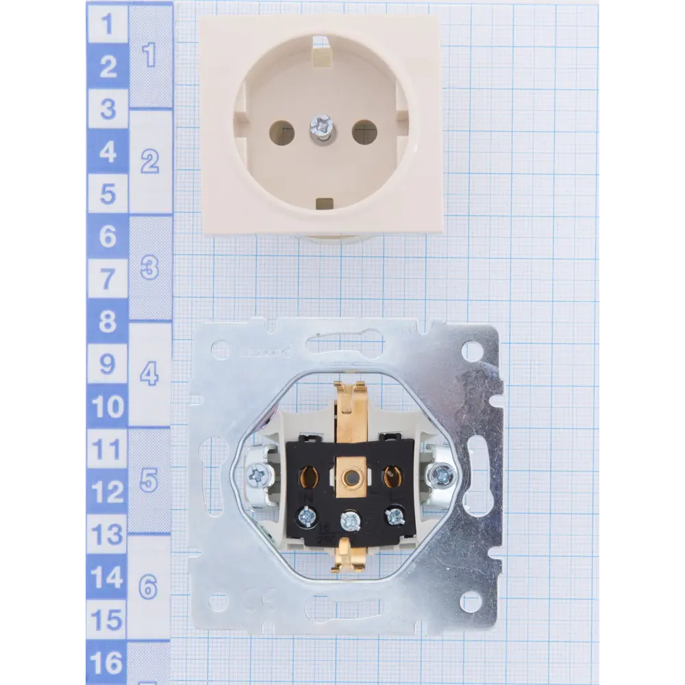 Розетка Lezard Karina с заземлением цвет кремовый STLM-2039675 - Вид №5