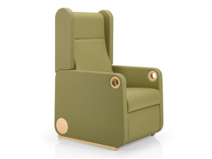 Кресло с подлокотниками