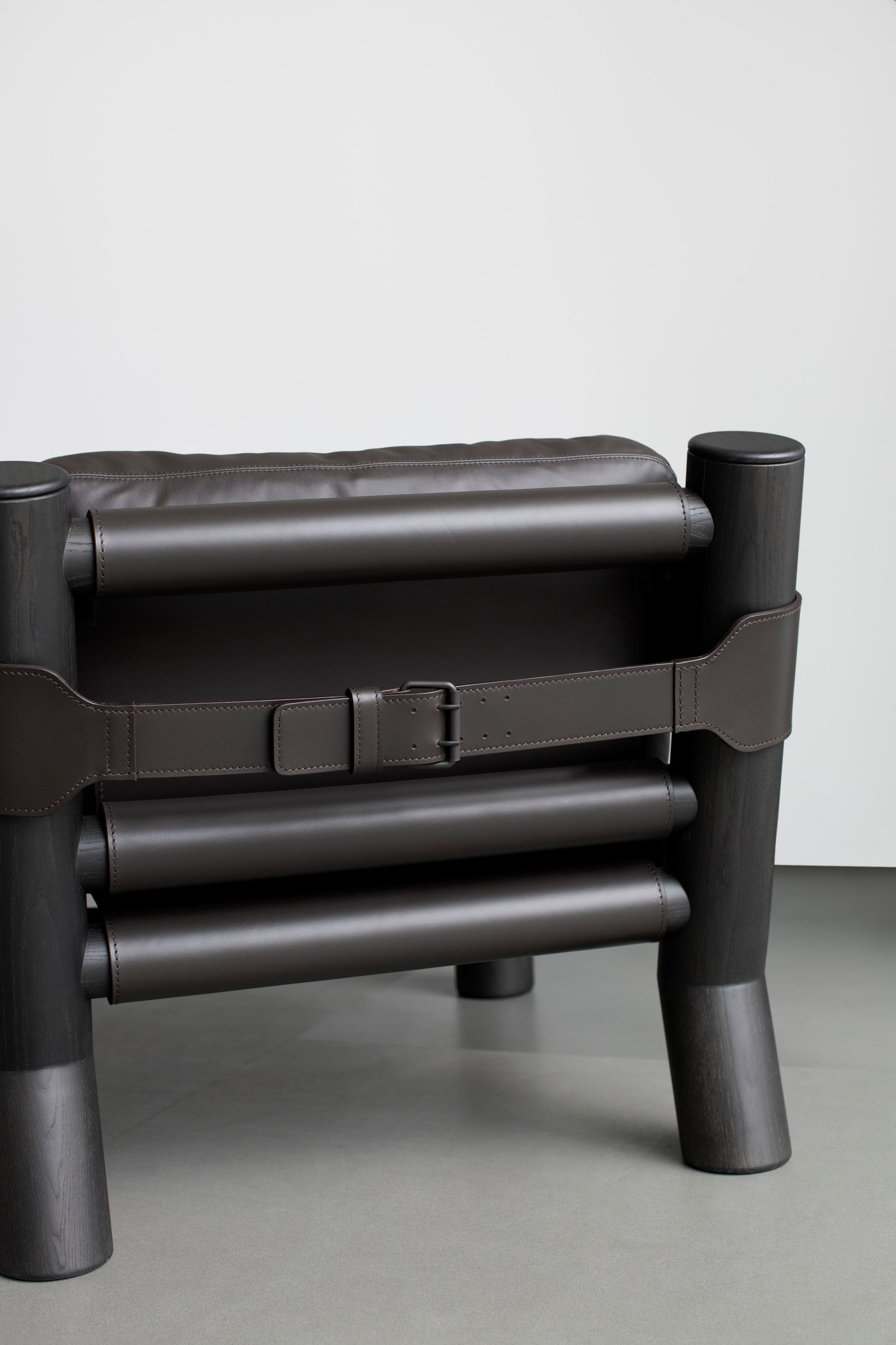 Кресло из массива дерева и кожи Tacchini Elephant ARCH-00117874 - Вид №6