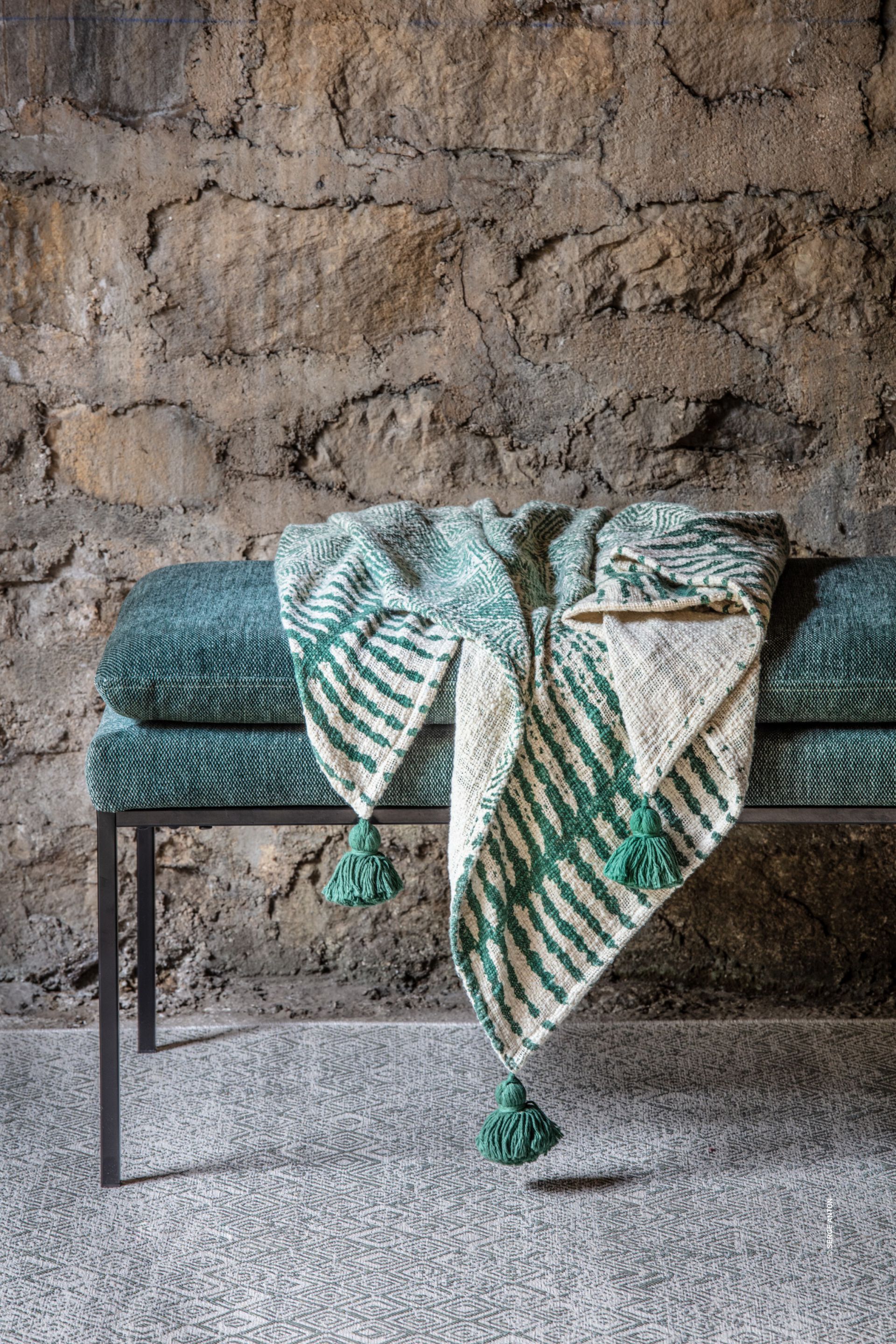 Скамейка из полиэстера POMAX GALLET ARCH-00000333 - Вид №2