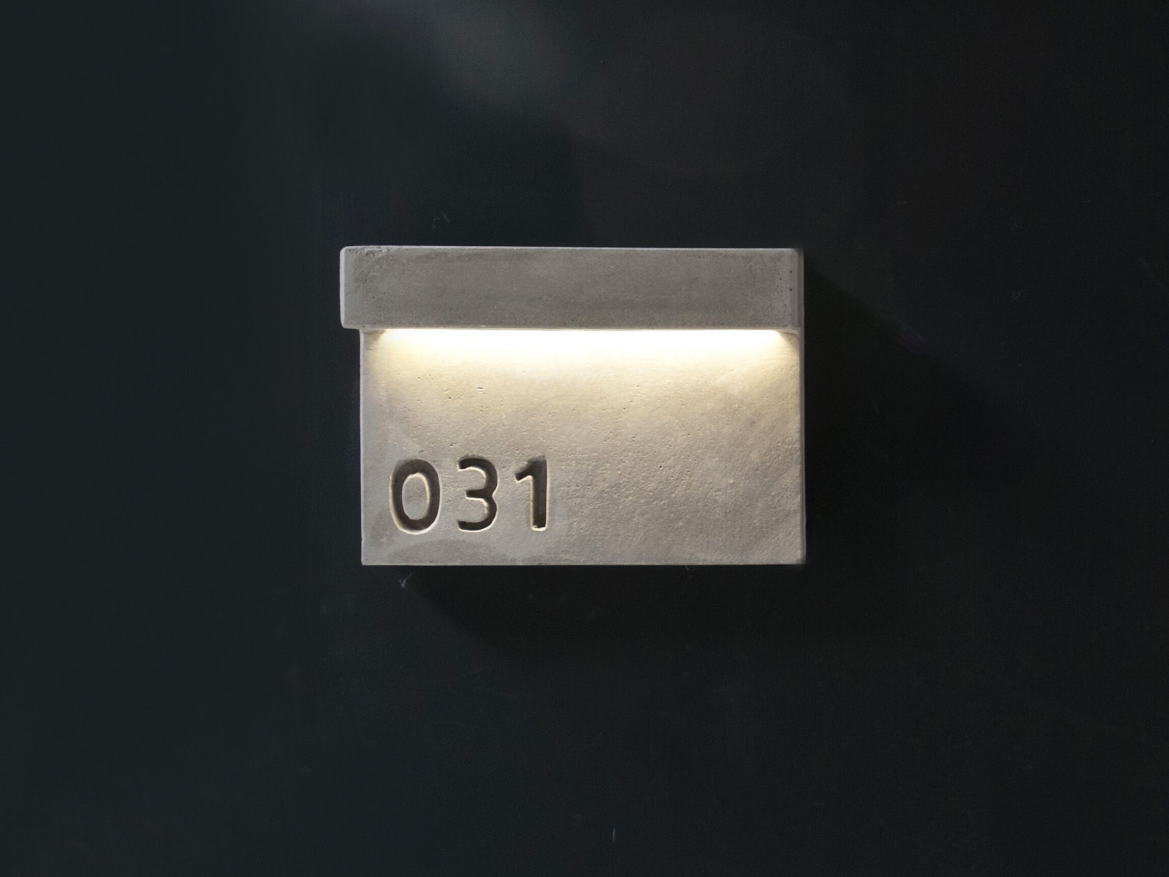 Бетонный светодиодный уличный настенный светильник Renzo Serafini Civic ARCH-00085994