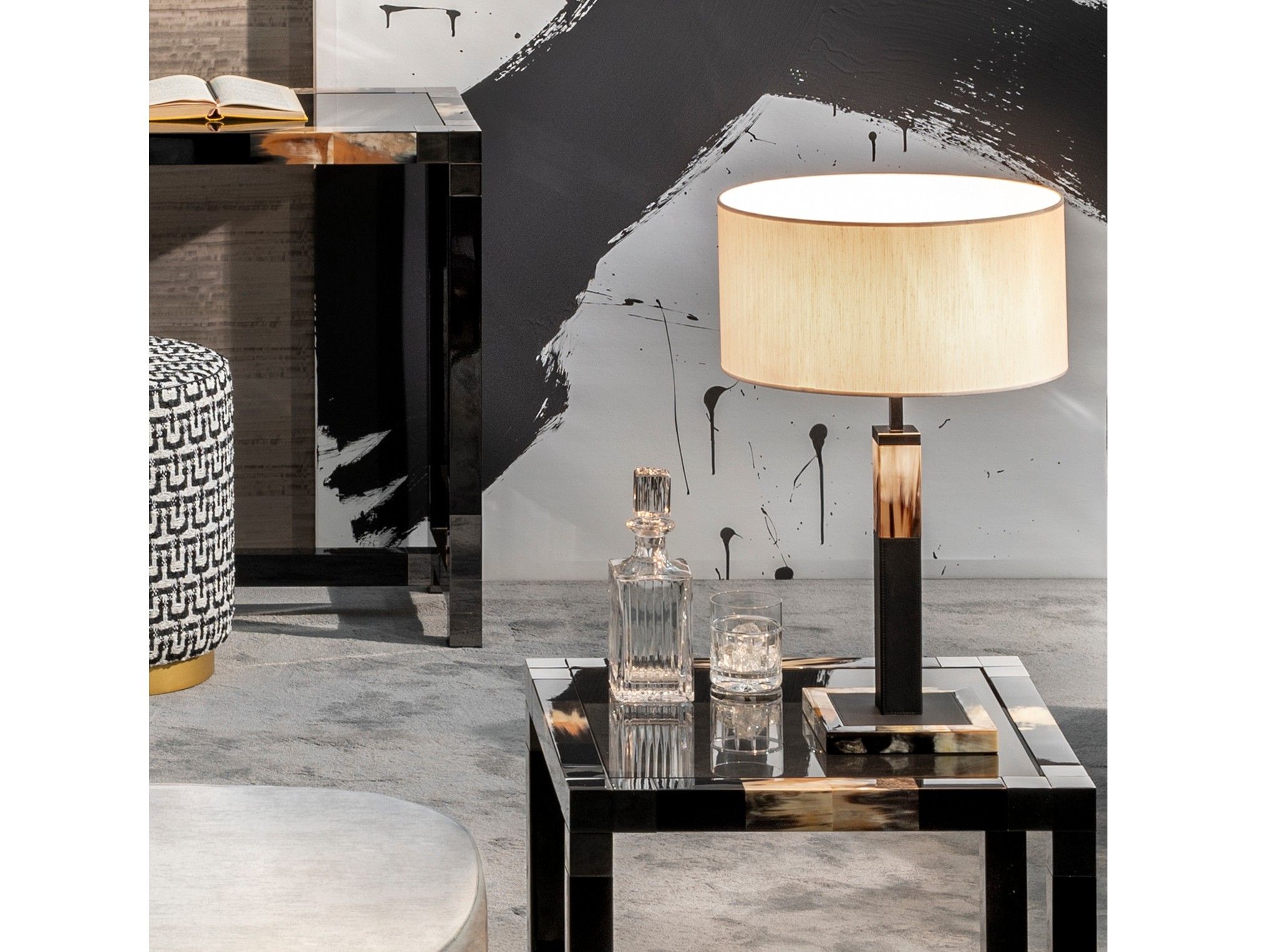 Кожаная настольная лампа с роговыми вставками ARCAHORN Shine ARCH-00145423 - Вид №1