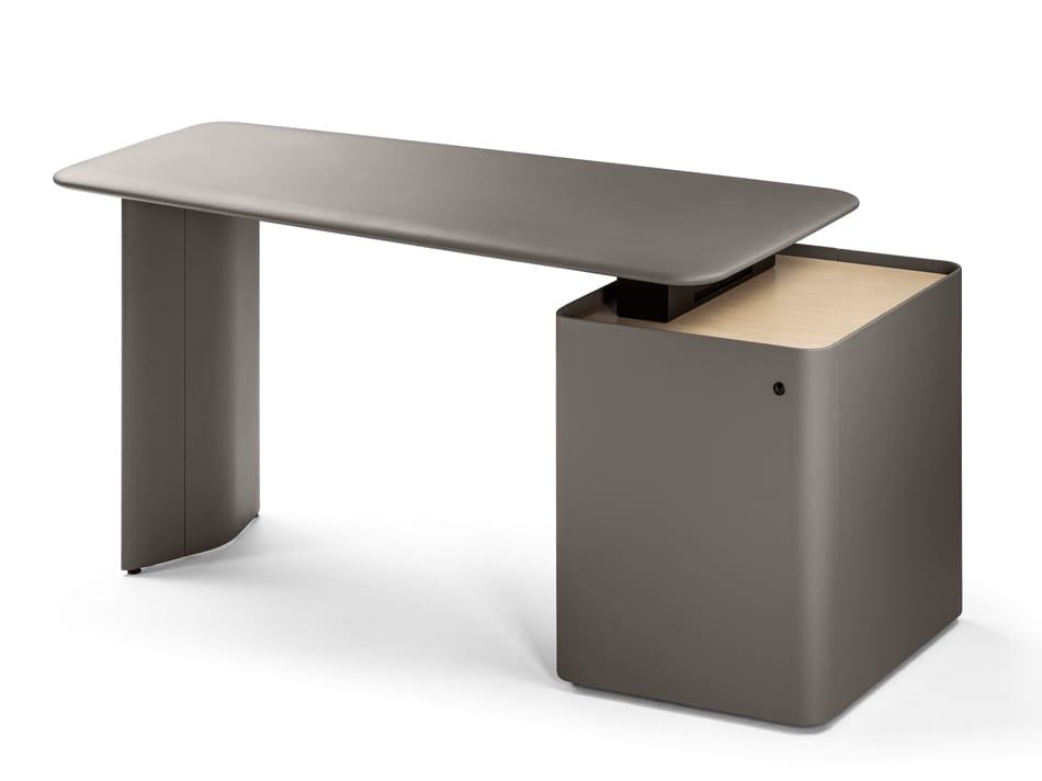 Прямоугольный кожаный исполнительный стол со встроенной полкой Poltrona Frau офис-системы управления ARCH-00118309