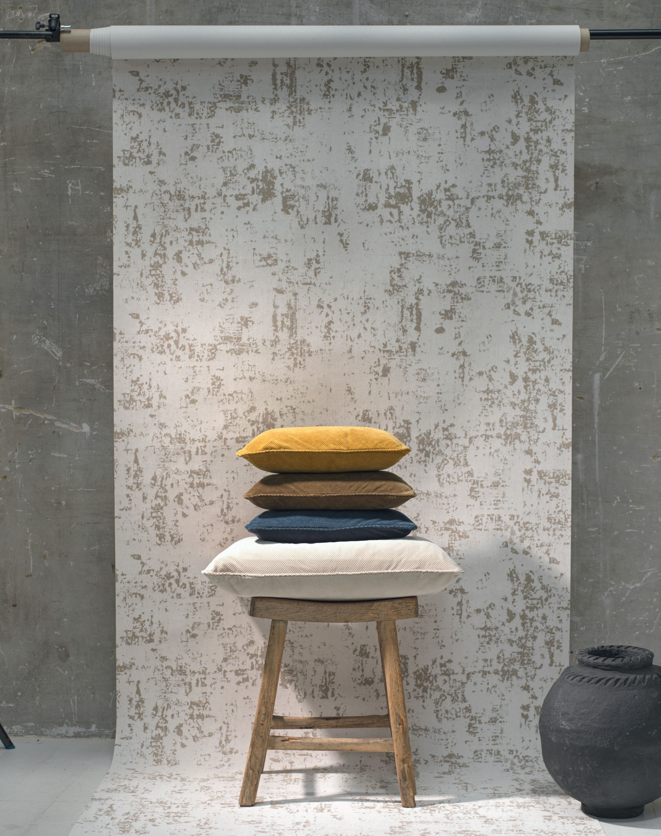 Бархатная прямоугольная однотонная подушка Élitis ITHAQUE BABY ARCH-00065019 - Вид №1