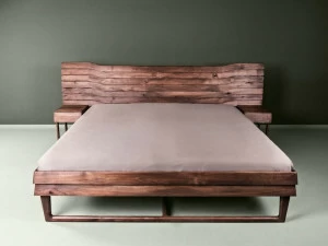 HOOKL und STOOL Двуспальная кровать из массива дерева со встроенными прикроватными тумбочками