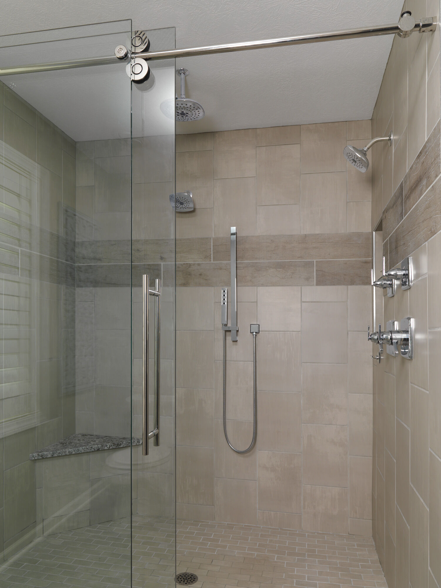 51567-PN H2Okinetic® Ручной душ с раздвижной штангой с одинарной настройкой Delta Faucet Universal Showering Полированный никель  - Вид №29