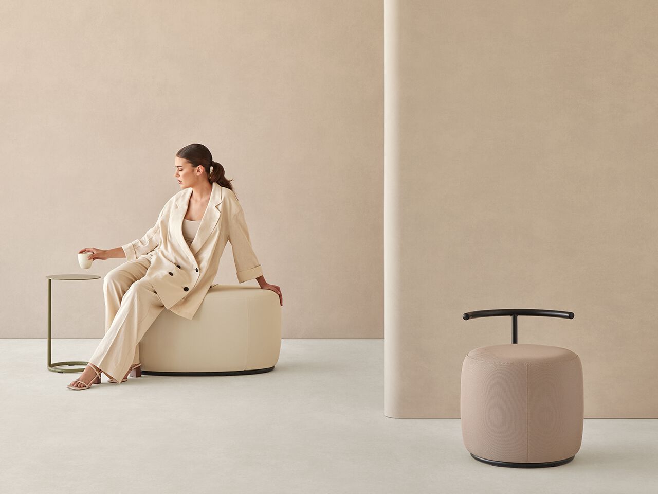 Круглый пуф из ткани Mobboli ARCH-00053147 - Вид №1