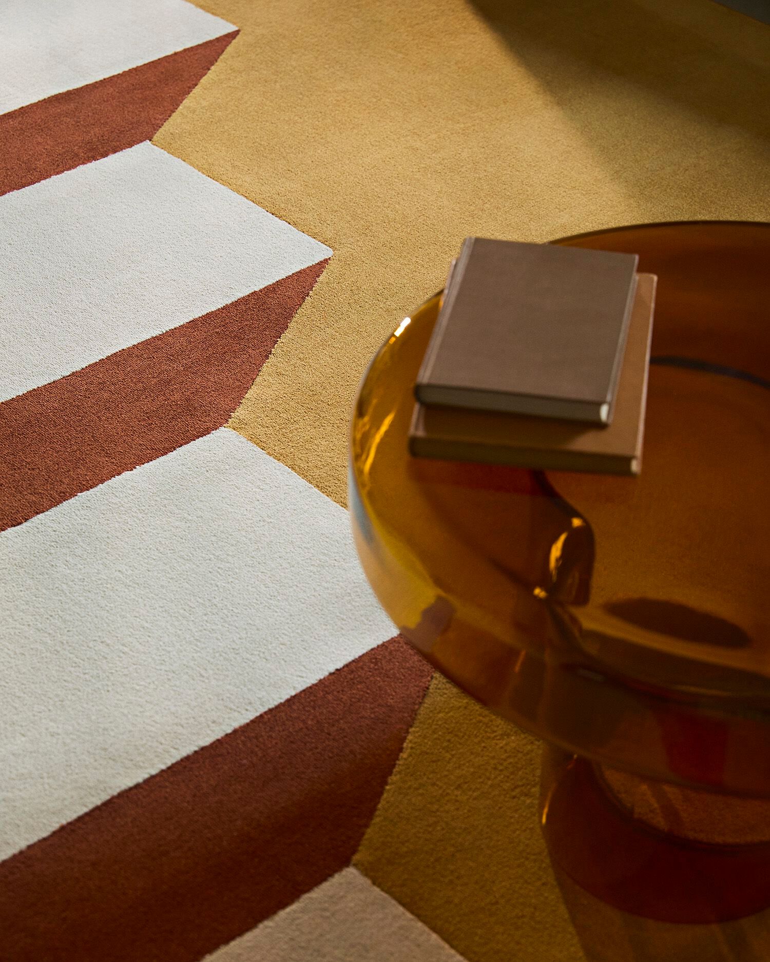 Ковер ручной работы с геометрическим рисунком Besana Moquette OASIS ARCH-00020411