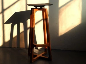 Atelier C.U.B Барный стул из вишневого дерева и кожи