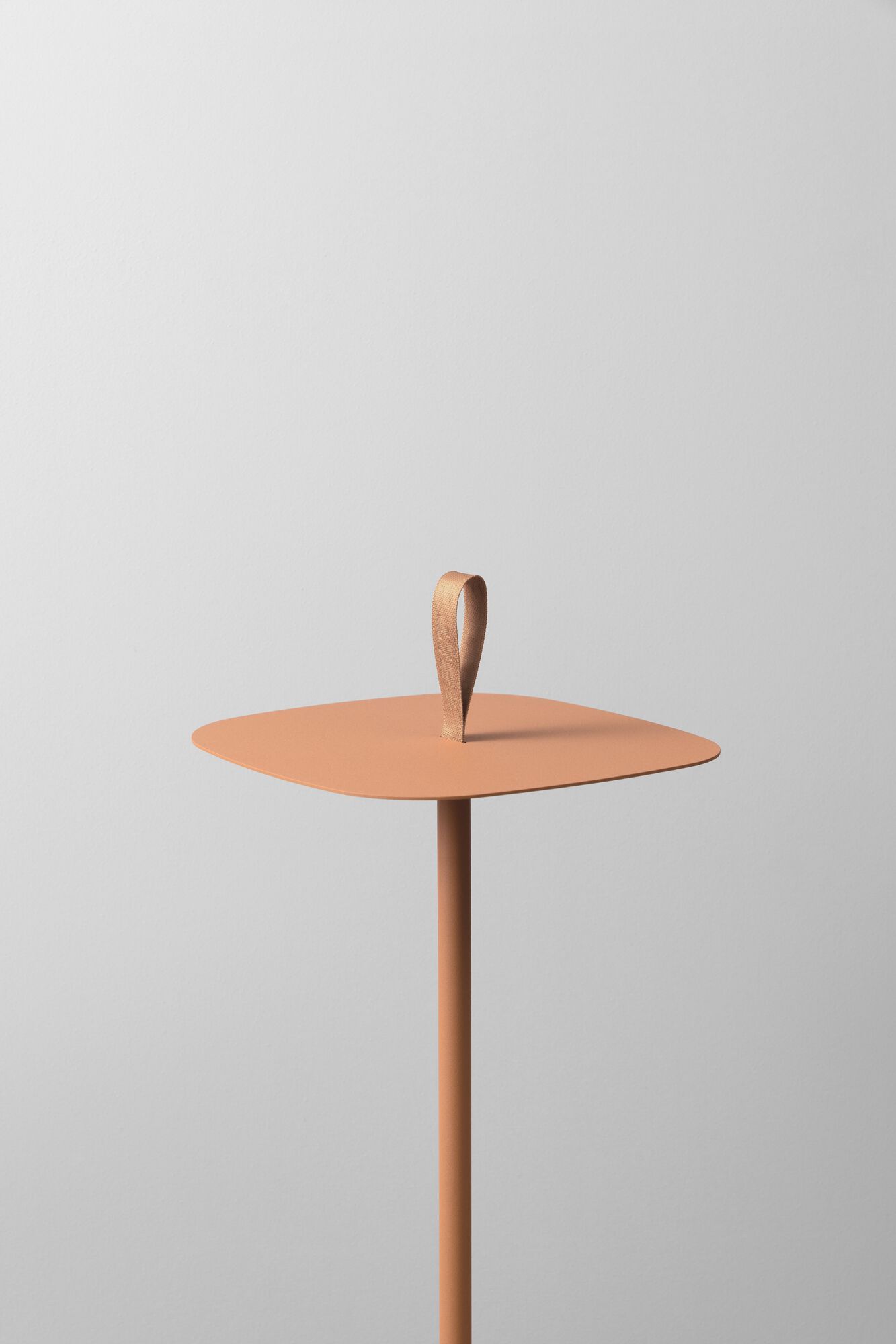 Высокий стальной журнальный столик с порошковым покрытием +kouple BLT ARCH-00012971 - Вид №4