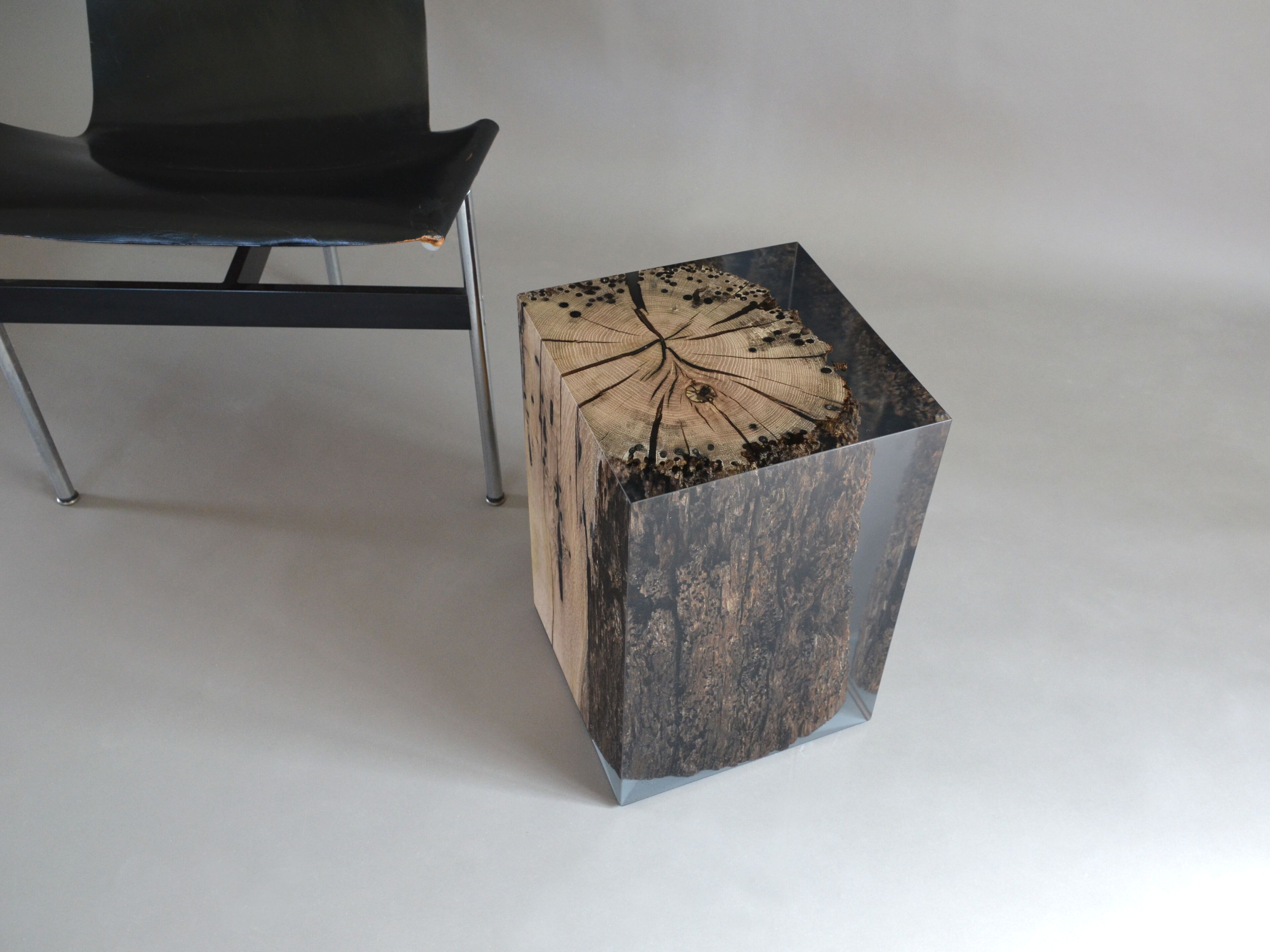 Табурет / журнальный столик из дуба и смолы alcarol Bricola ARCH-00047970 - Вид №27