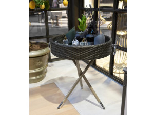 Круглый садовый столик из смолы