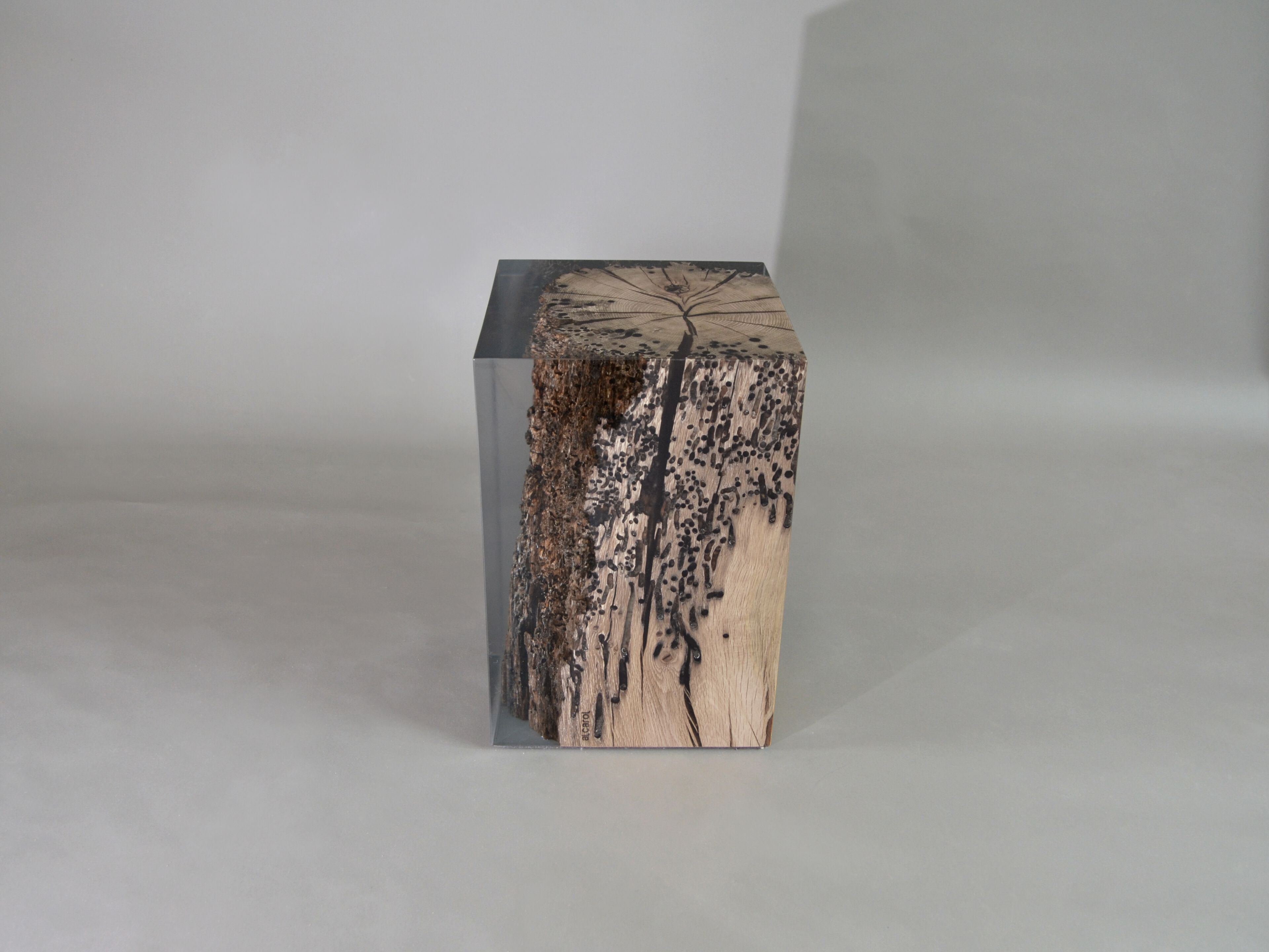 Табурет / журнальный столик из дуба и смолы alcarol Bricola ARCH-00047970 - Вид №4