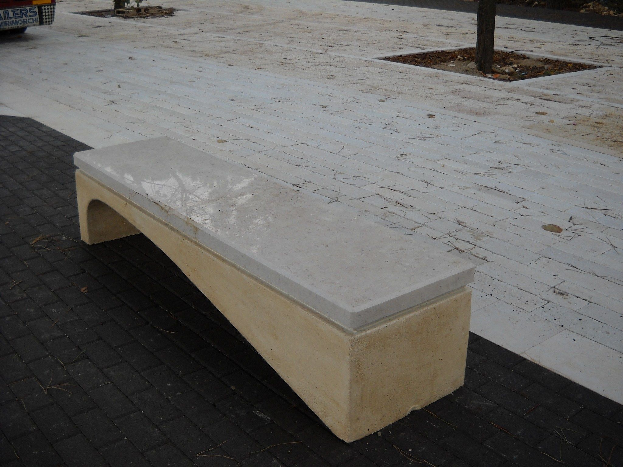 Реконструированная каменная скамья Viscio Urban Design волна ARCH-00101458 - Вид №5