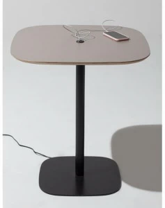 Manerba Квадратный стол с системой управления кабелями Kokoro