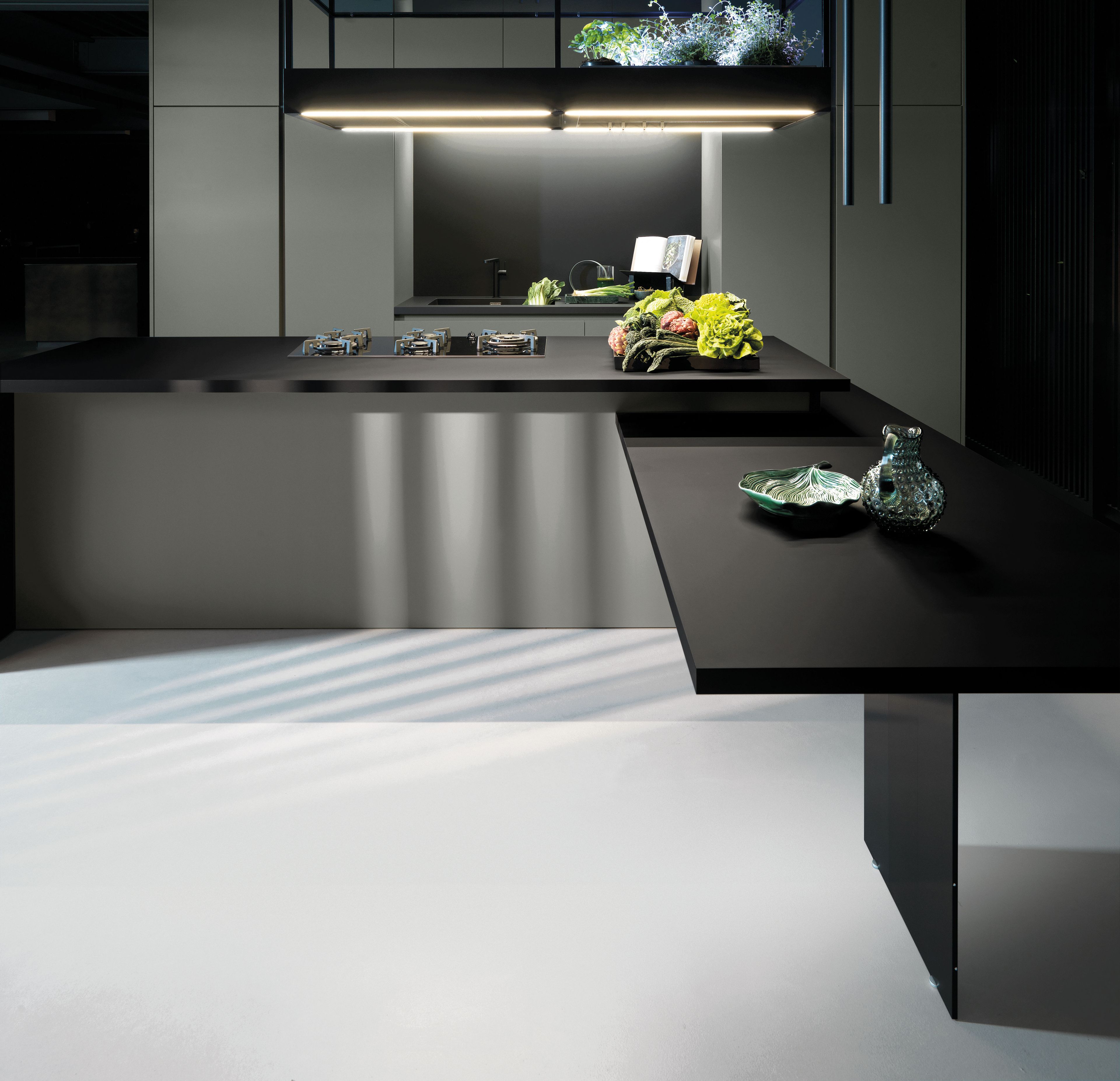 Встроенная кухня без ручек с полуостровом Euromobil Lain ARCH-00125921 - Вид №1