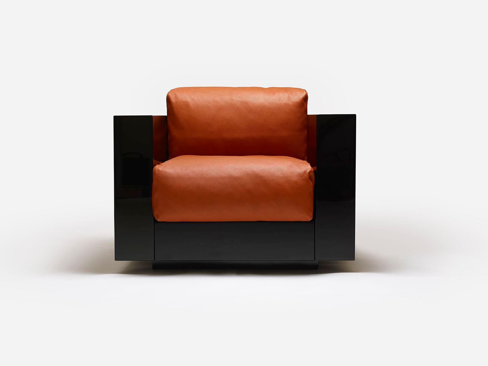 Кожаное кресло с лакированной деревянной рамой Poltronova Saratoga ARCH-00045962