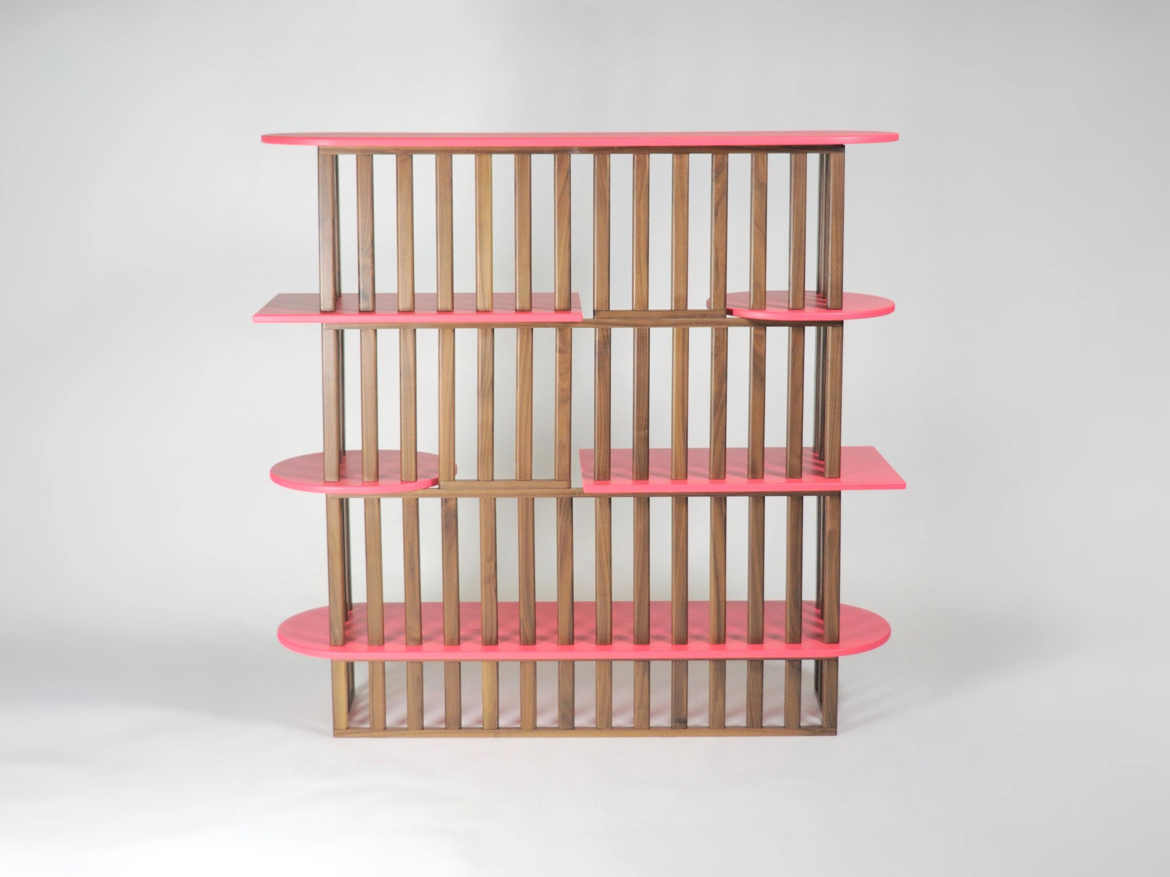 Книжный шкаф из массива дерева с четырьмя полками Medulum ARCH-00097158