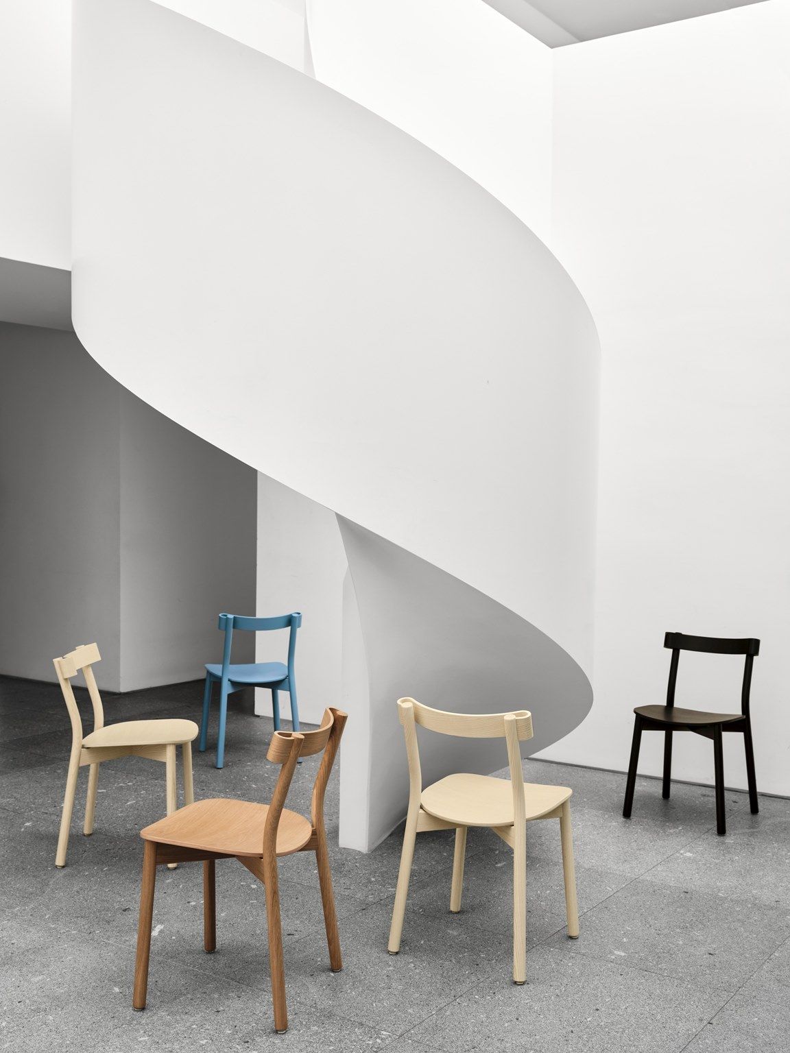 Стул из массива дерева с мягким сиденьем Bla Station натюрморт ARCH-00077540 - Вид №6