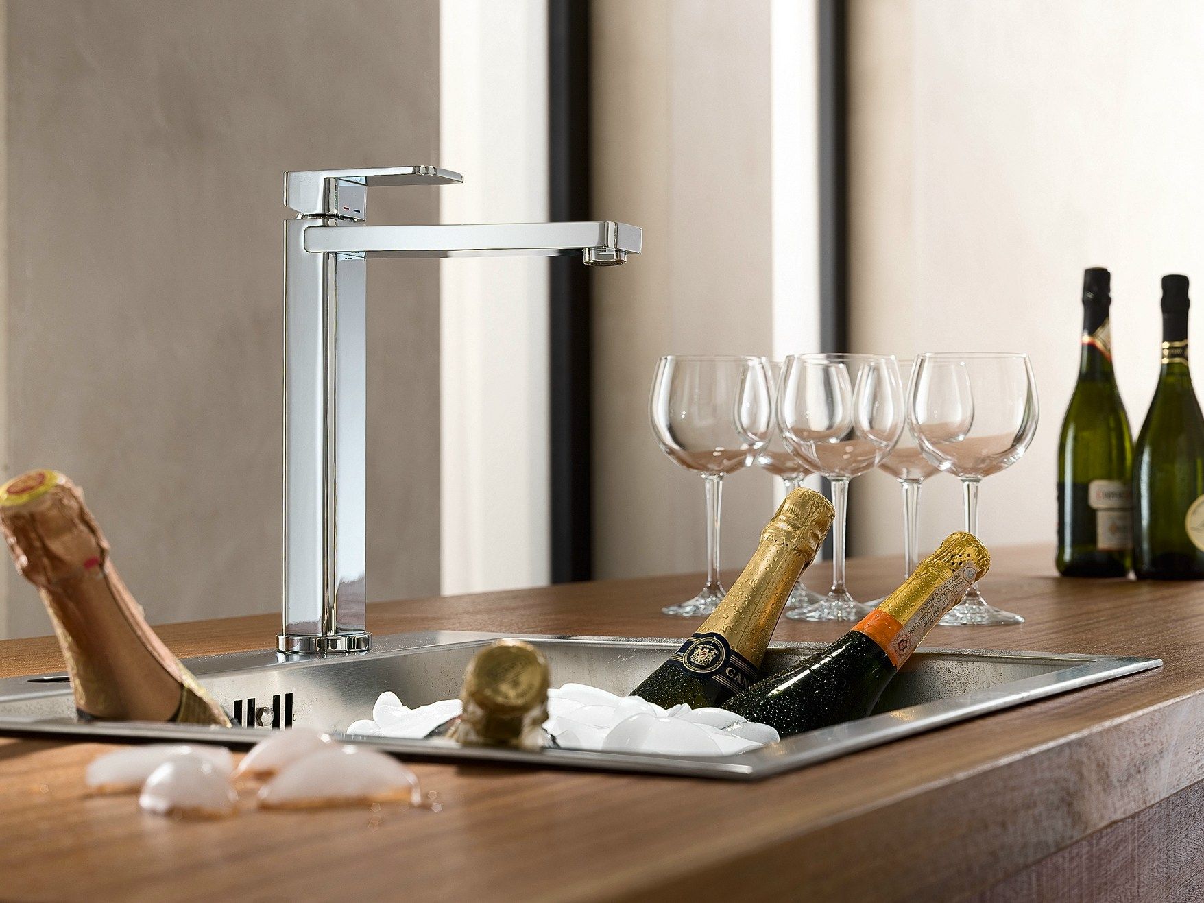 Смеситель для кухни с одним отверстием Nobili Loop ARCH-00108834 - Вид №1