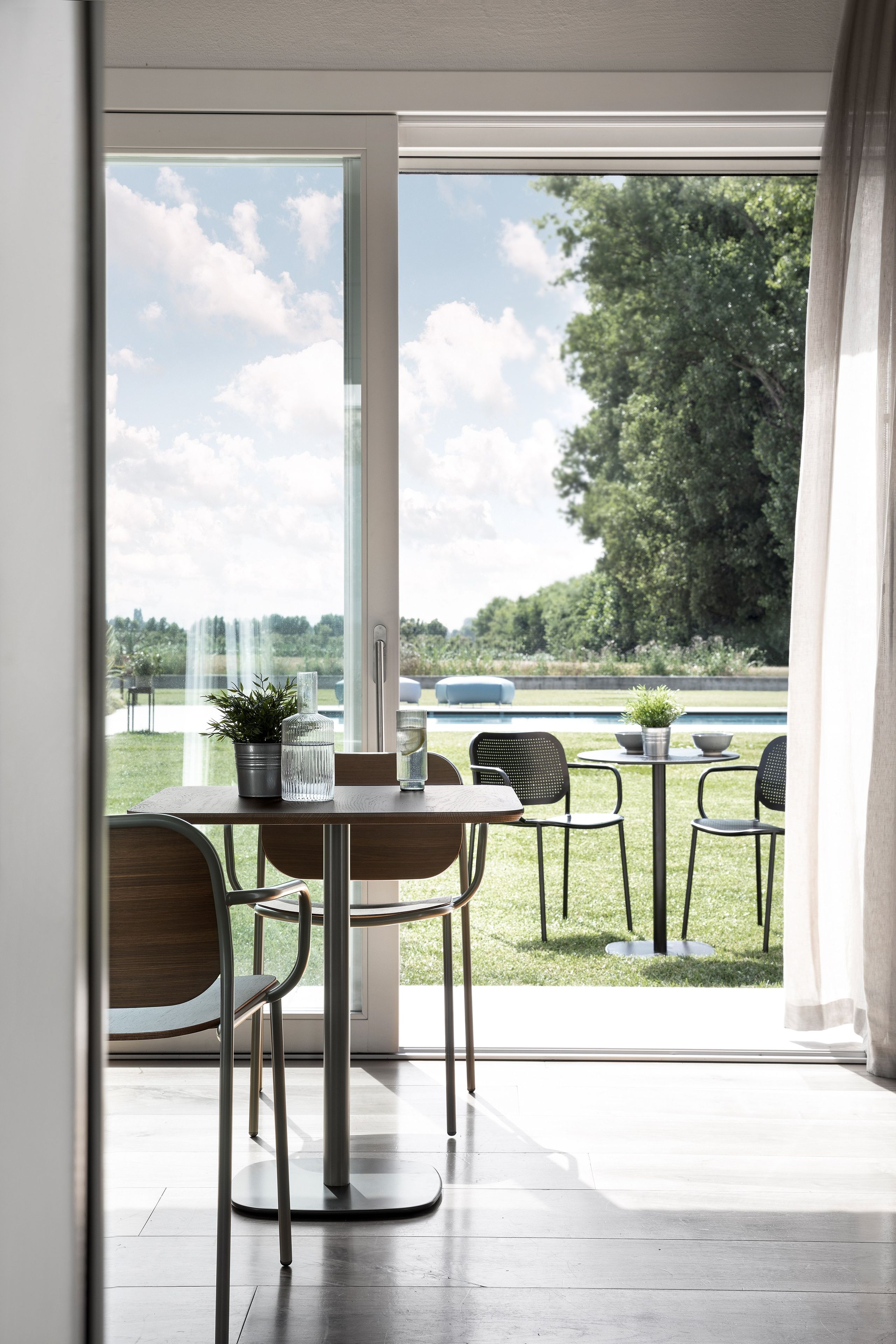 Металлический штабелируемый стул с подлокотниками TrabA' Metis ARCH-00124540 - Вид №7