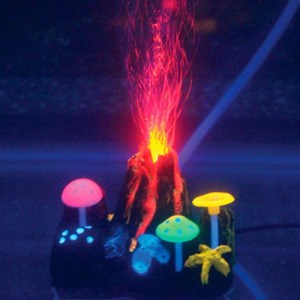 ПР0034726 Декор для аквариумов Вулкан подводный с неоновым эффектом 9х7х6,5см JELLYFISH