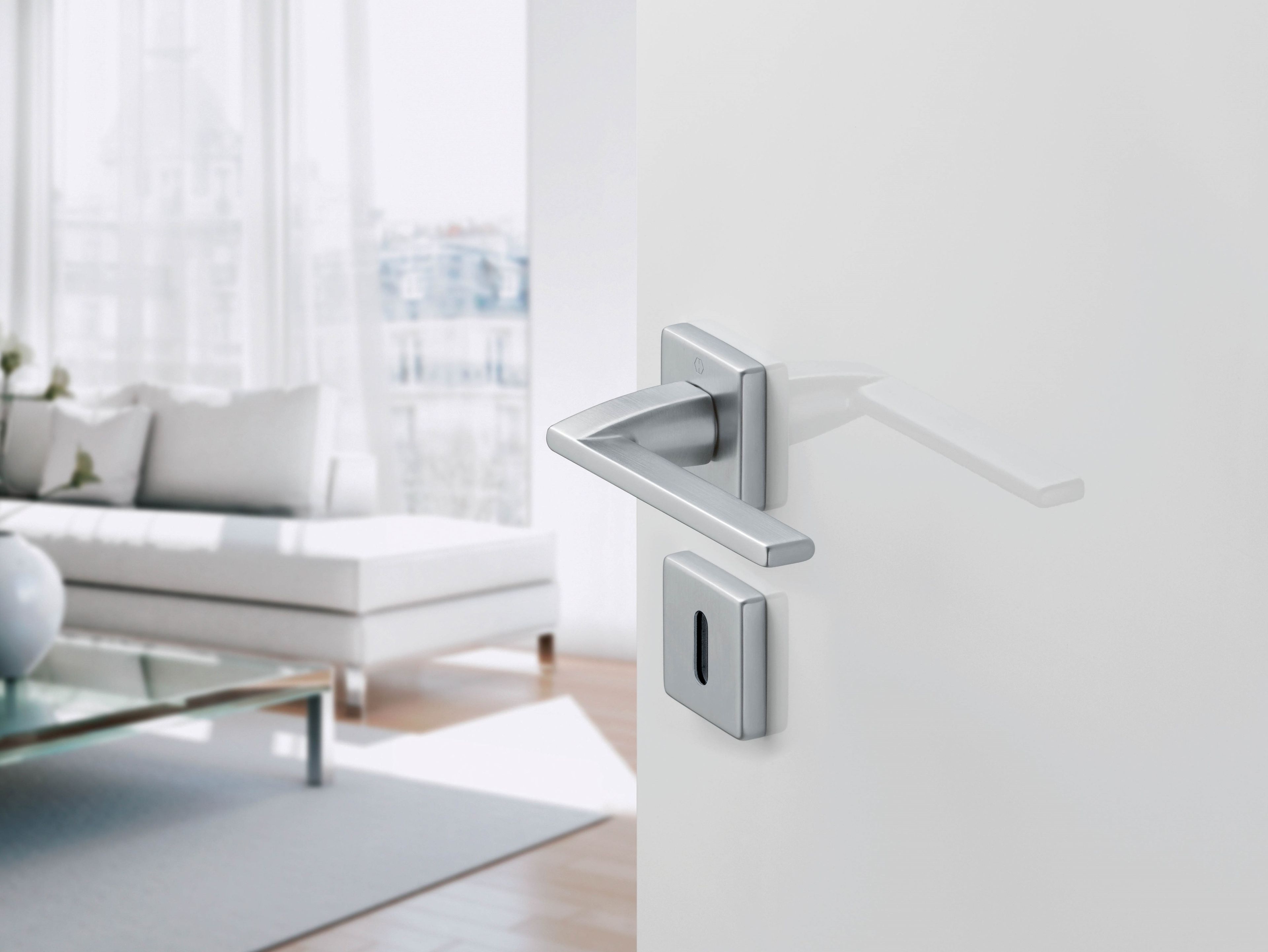 Латунная ручка на розетке с насадкой HOPPE Бергамо ARCH-00000748